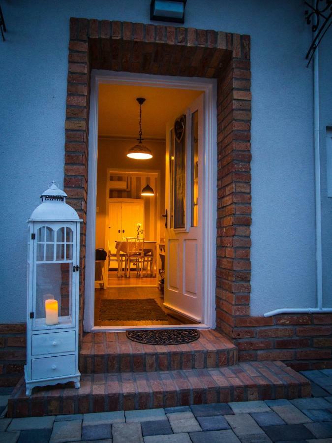 Feliz Apartman Дьюла Екстер'єр фото