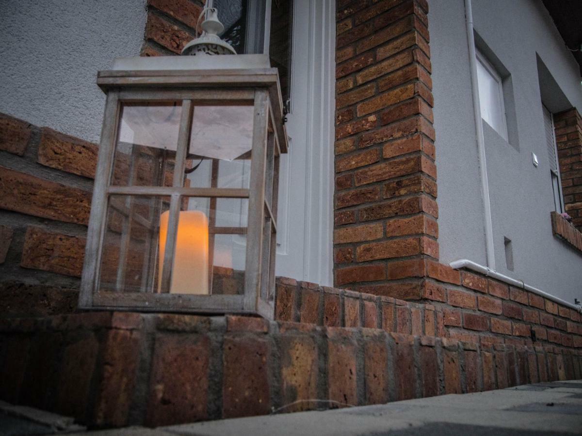 Feliz Apartman Дьюла Екстер'єр фото